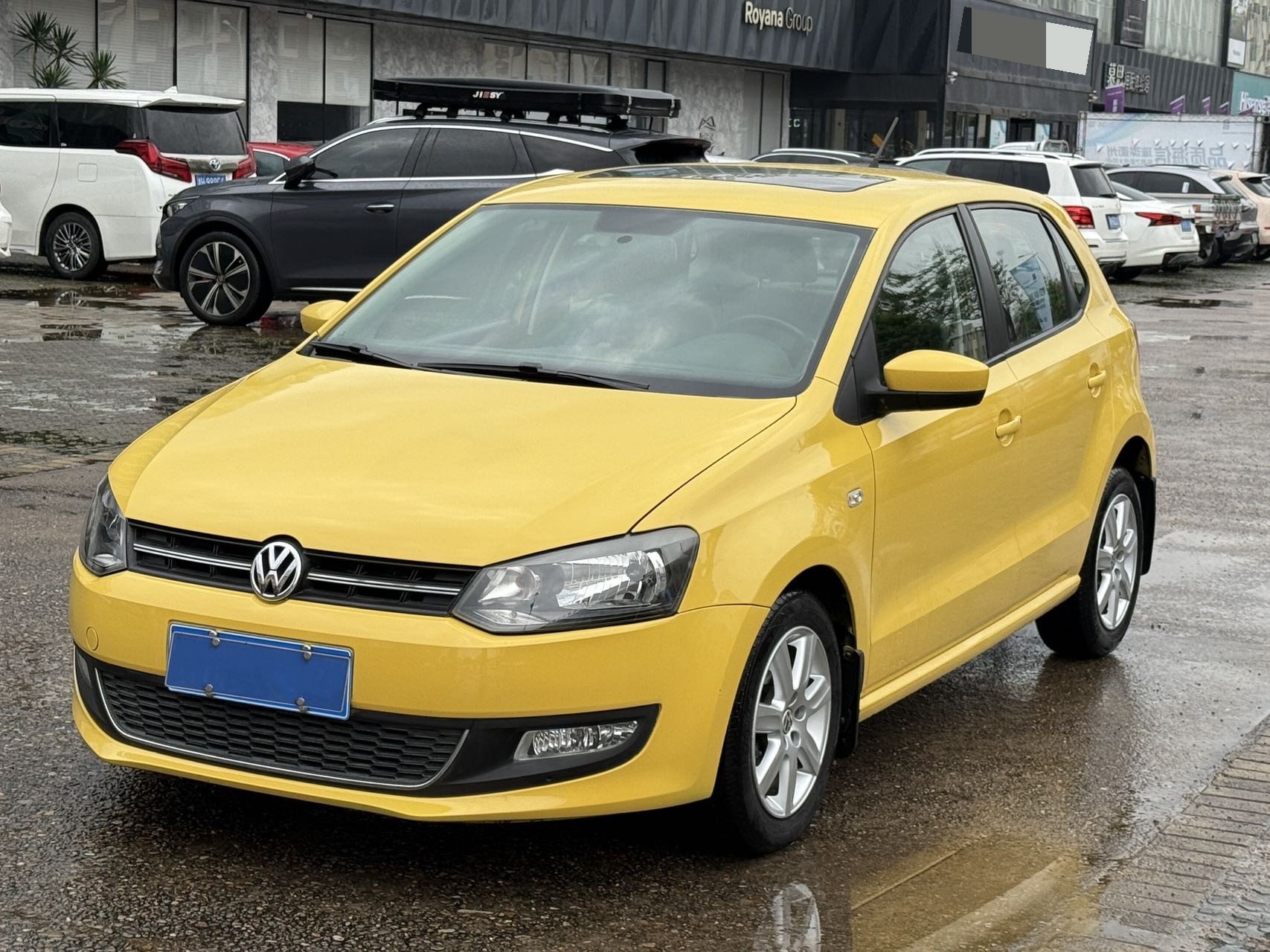 Volkswagen Polo 2011 Volkswagen Polo 2011 car image