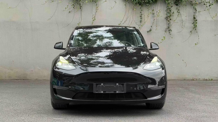 Tesla Model Y 2022 #2 Tesla Model Y 2022 car image #2