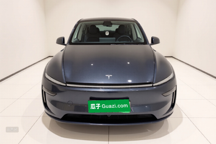 Tesla Model Y 2025 #3 Tesla Model Y 2025 car image #3