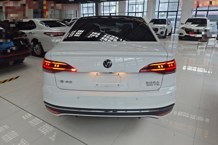 Volkswagen Bora 2025 car image #6