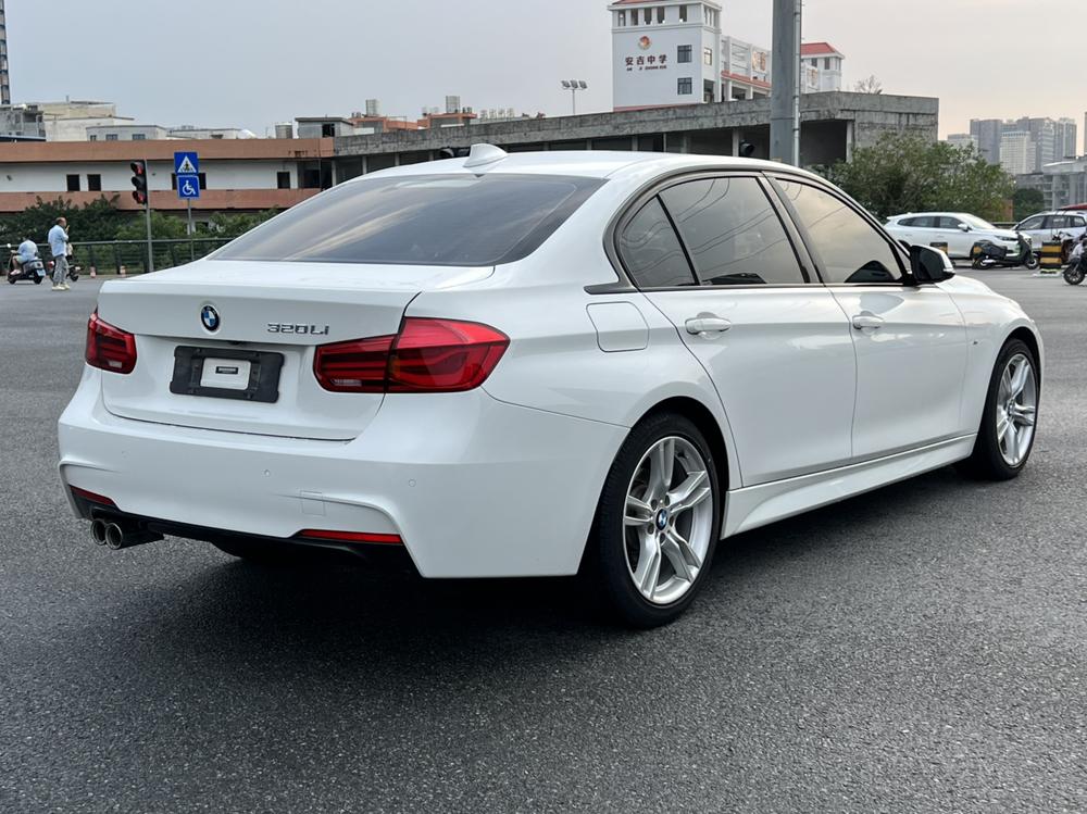 BMW 3 Series 2019 #6 BMW 3 Series 2019 car image #6