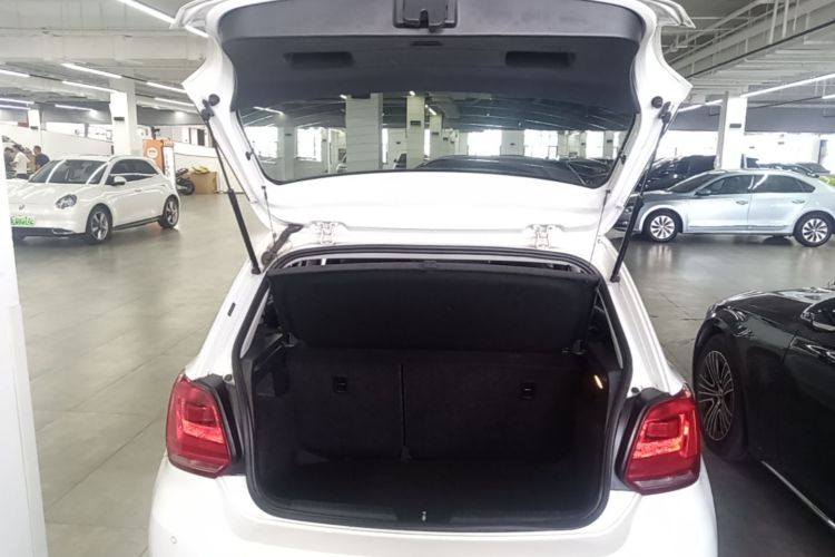 Volkswagen Polo 2019 car image #19