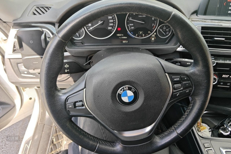BMW 3 Series GT 2017 #12 BMW 3 Series GT 2017 car image #12
