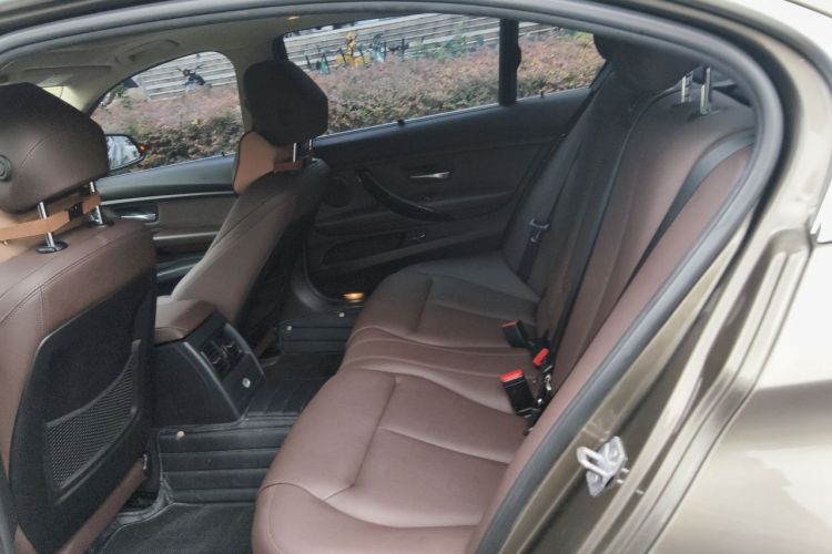 BMW 3 Series 2018 #10 BMW 3 Series 2018 car image #10