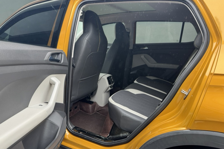 Volkswagen T-Cross 2021 car image #11