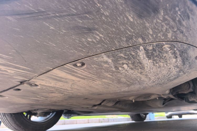 Tesla Model Y 2022 car image #21
