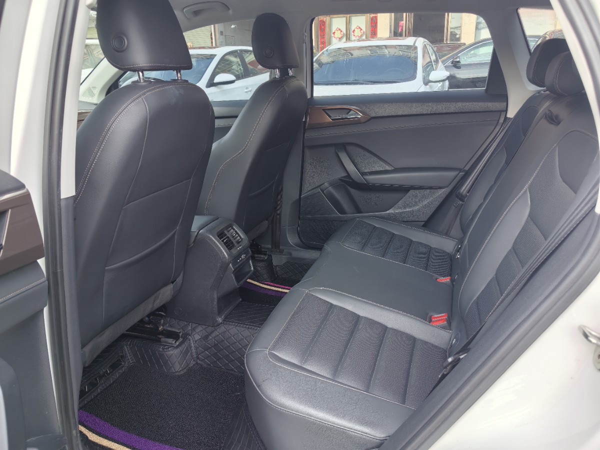 Volkswagen Tharu 2020 car image #8