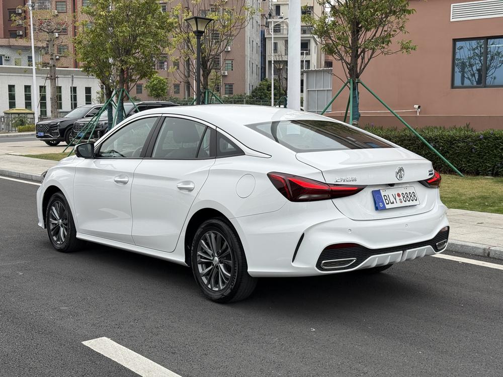 MG 5 2025 car image #5