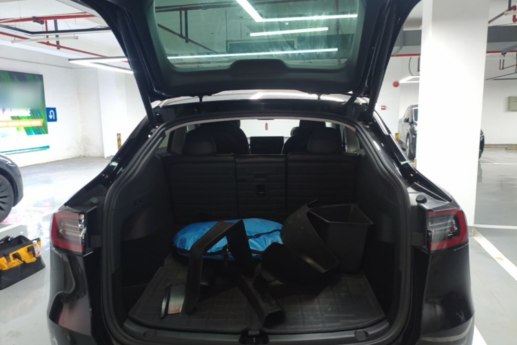 Tesla Model Y 2022 car image #19