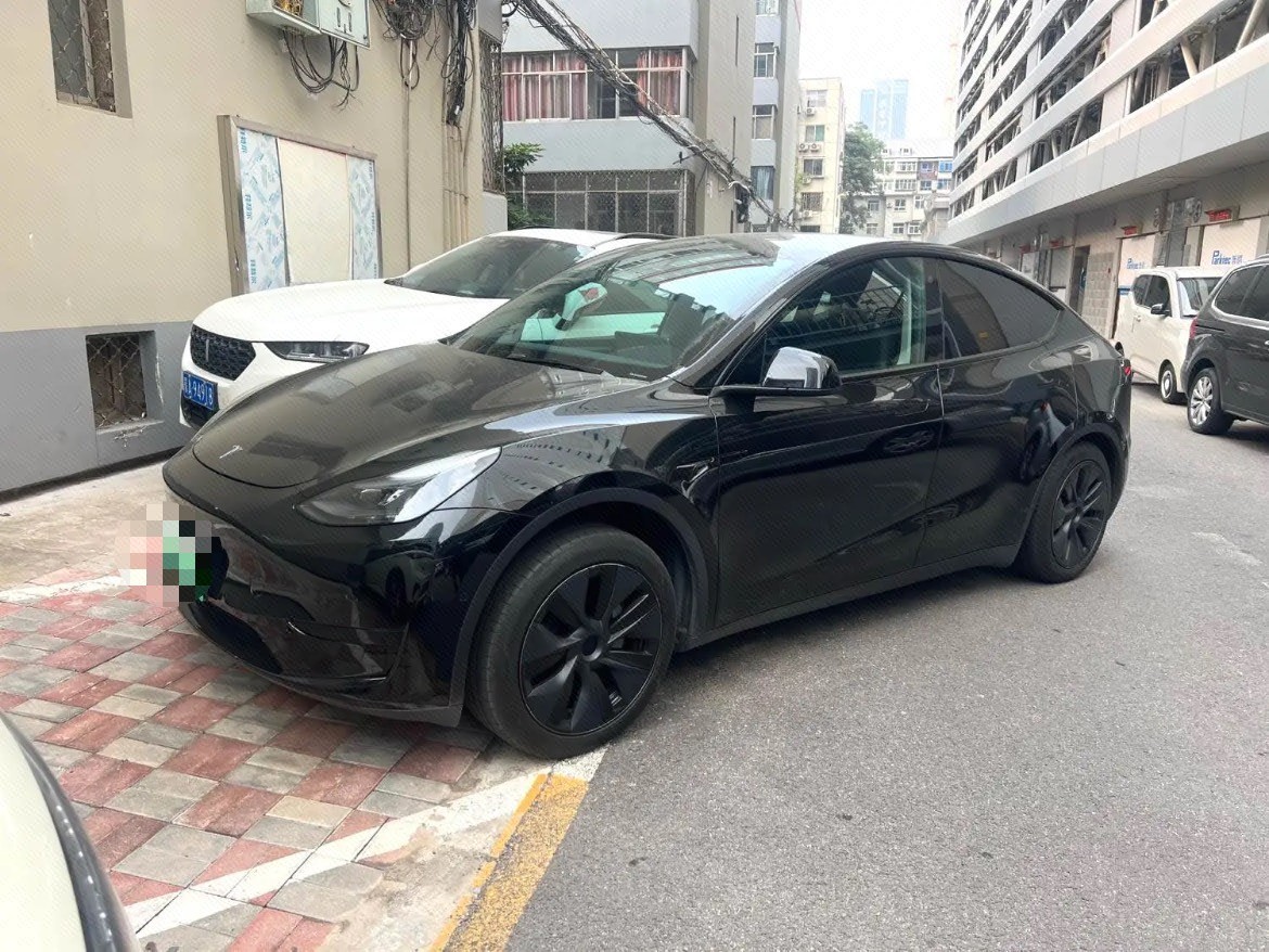 Tesla Model Y 2023 car image 