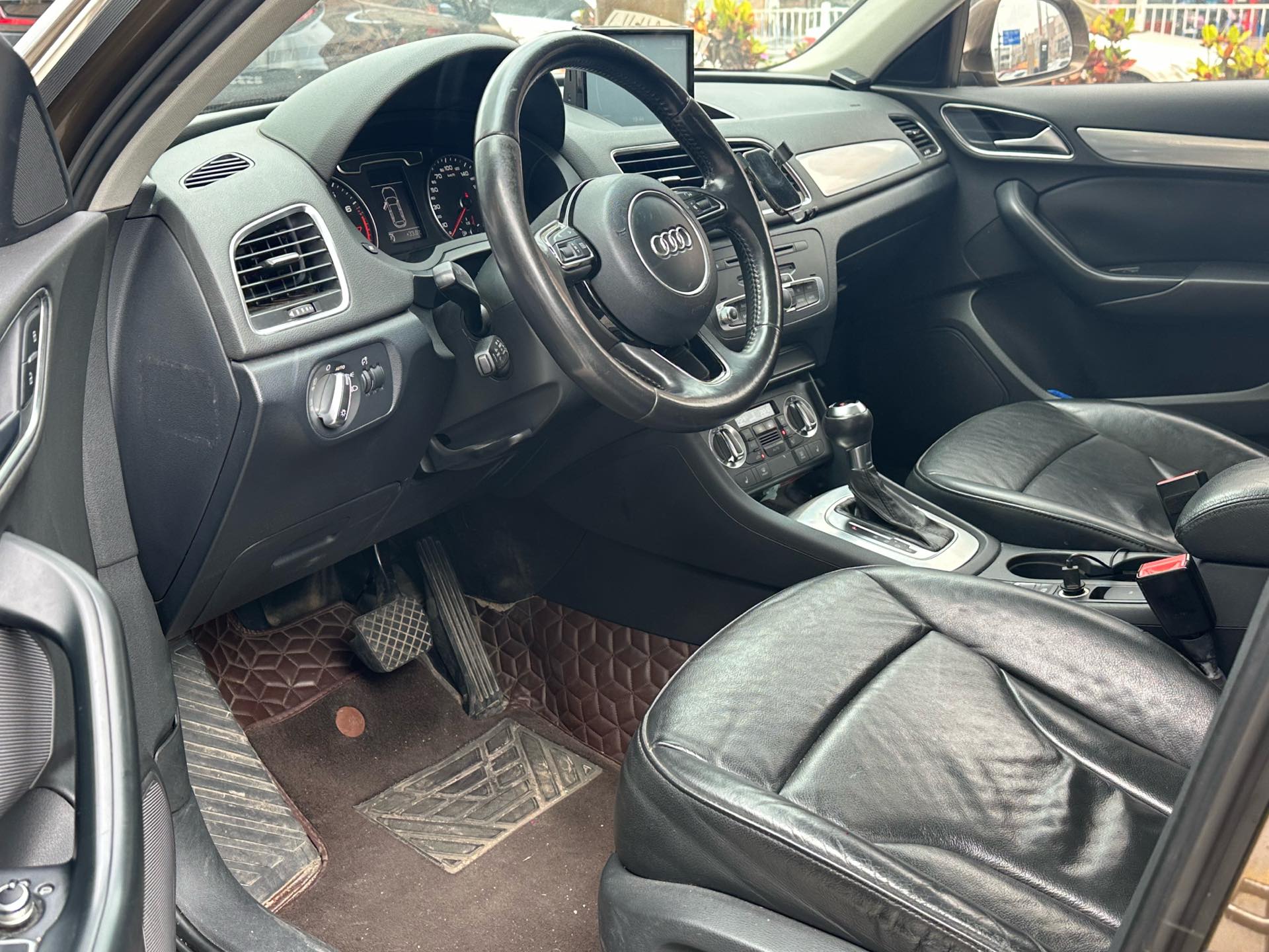 Audi Q3 2014 car image #4