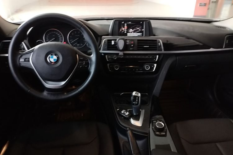 BMW 3 Series 2017 #10 BMW 3 Series 2017 car image #10