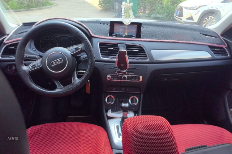 Audi Q3 2014 car image #11