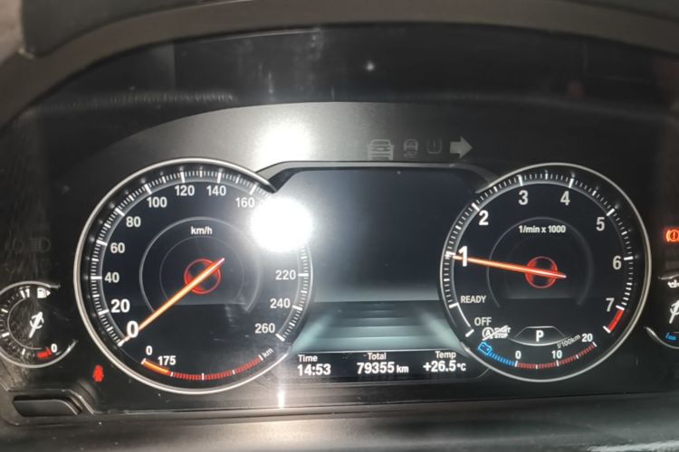 BMW 3 Series 2018 immagine di auto #12