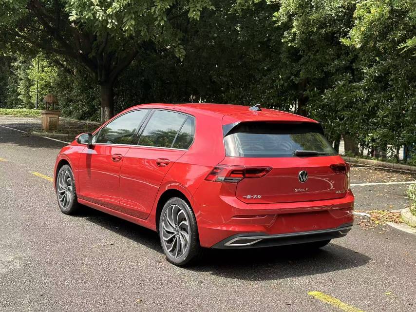 Volkswagen Golf 2022 car image #6