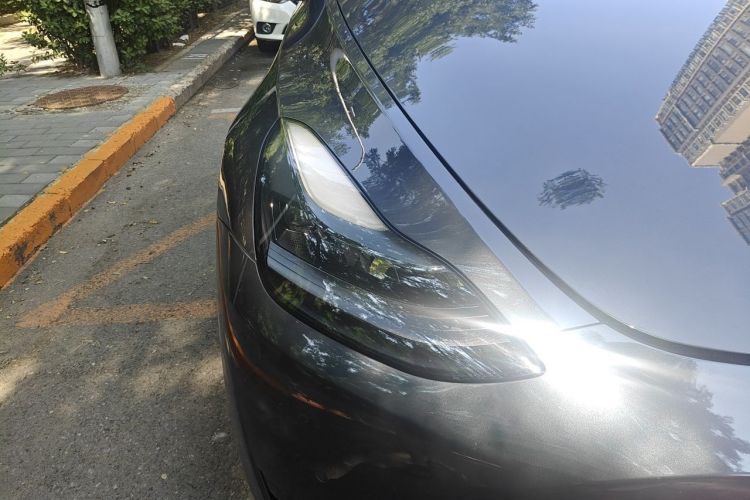 Tesla Model Y 2022 car image #8