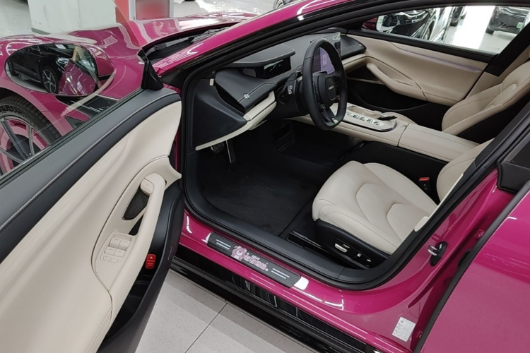 MI SU7 2025 car image #16