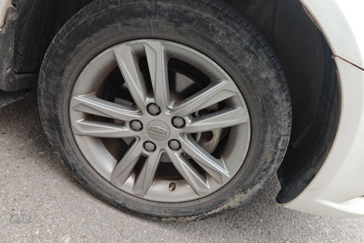 GEELY Emgrand 2017 car image #9