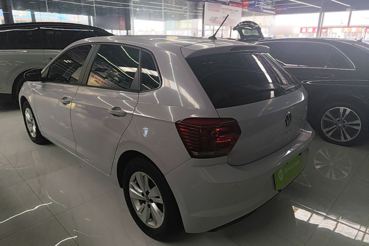 Volkswagen Polo 2023 car image #5
