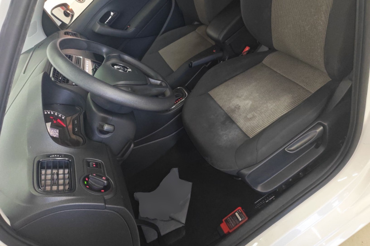 Volkswagen Polo 2018 car image #15