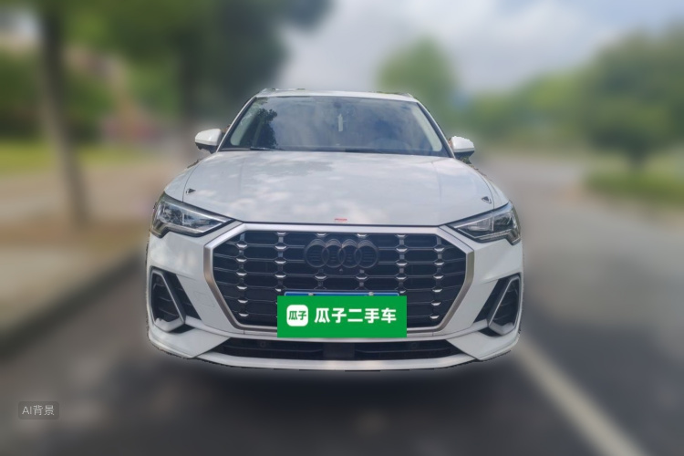 Audi Q3 2021 car image #3