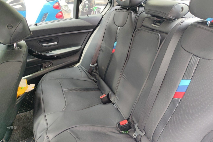 BMW 3 Series 2018 car image #19
