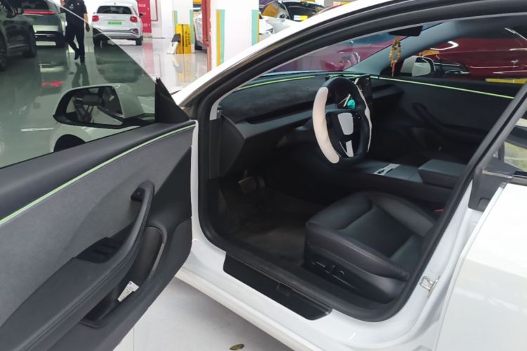 Tesla Model 3 2023 #16 Tesla Model 3 2023 car image #16