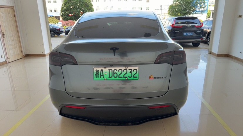 Tesla Model Y 2022 #5 Tesla Model Y 2022 car image #5