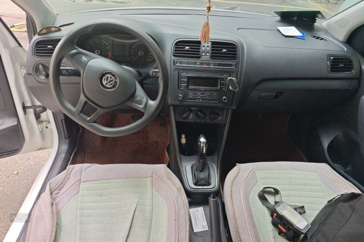 Volkswagen Polo 2018 car image #11