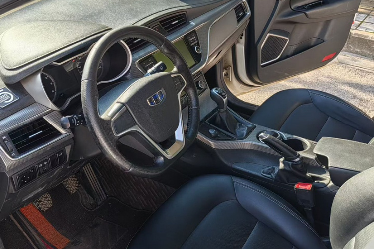 GEELY Emgrand GS 2016 car image #10