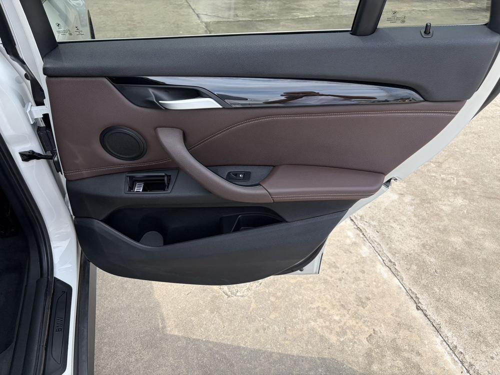 BMW X1 2020 car image #10