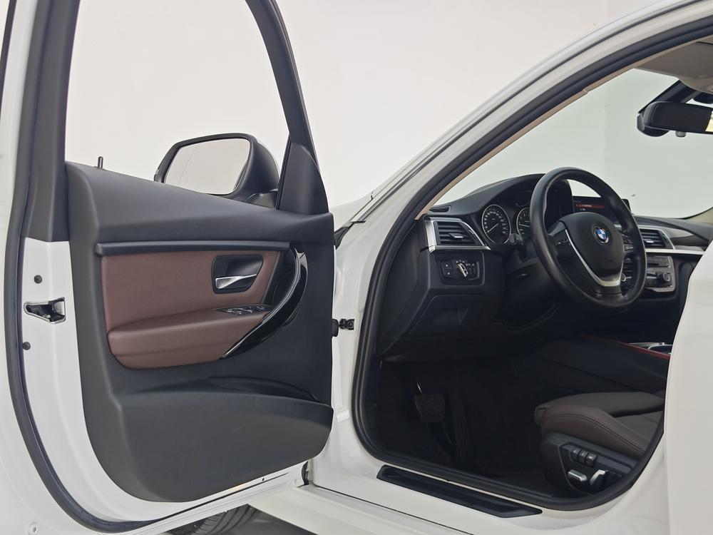 BMW 3 Series 2019 #24 BMW 3 Series 2019 car image #24