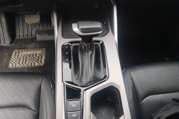 GEELY Emgrand 2023 car image #14