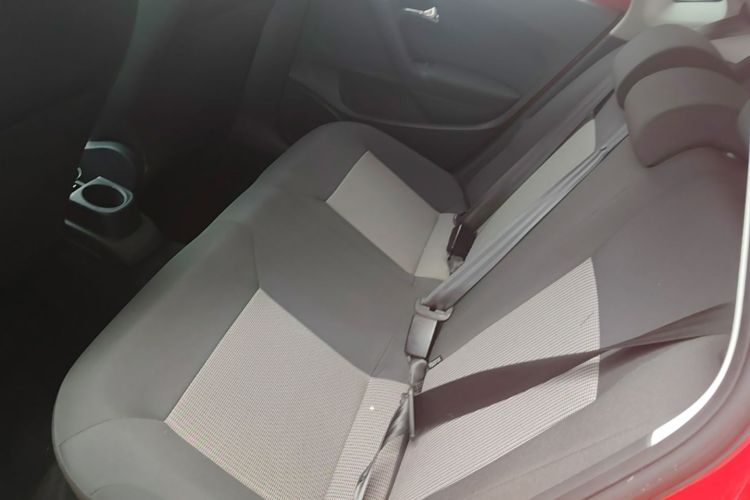 Volkswagen Polo 2017 car image #17