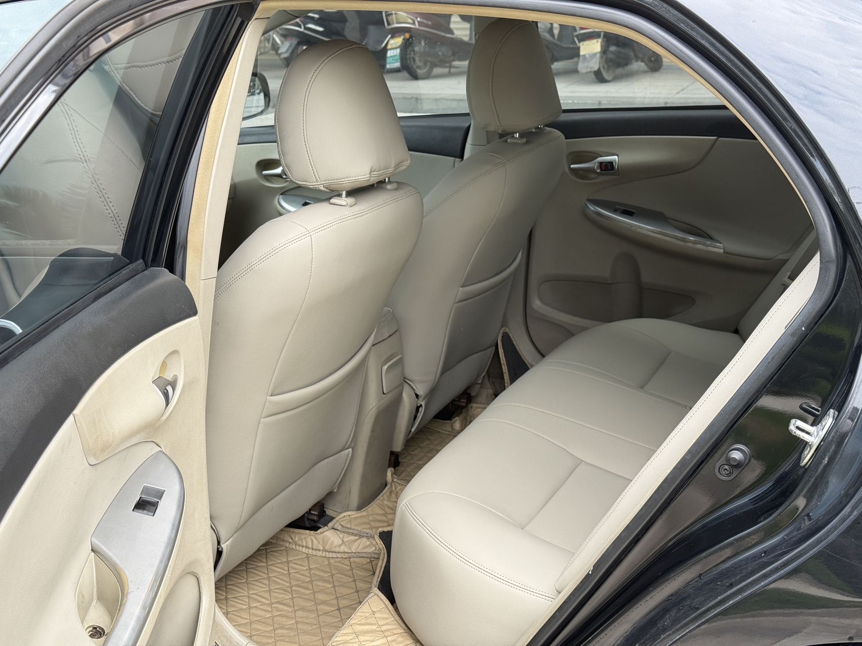 Toyota Corolla 2012 immagine di auto #5
