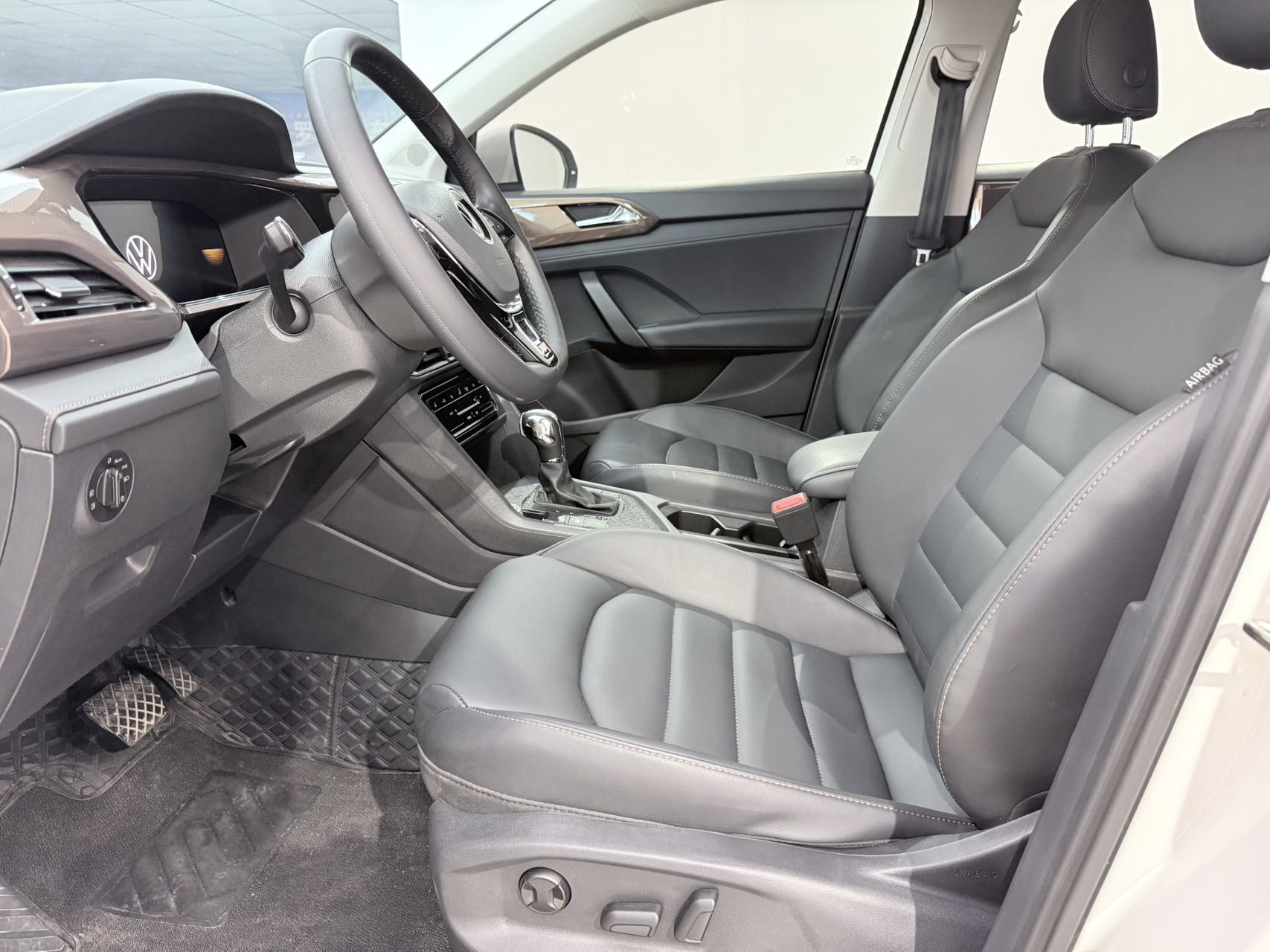 Volkswagen Tharu 2022 imagem de carro #11
