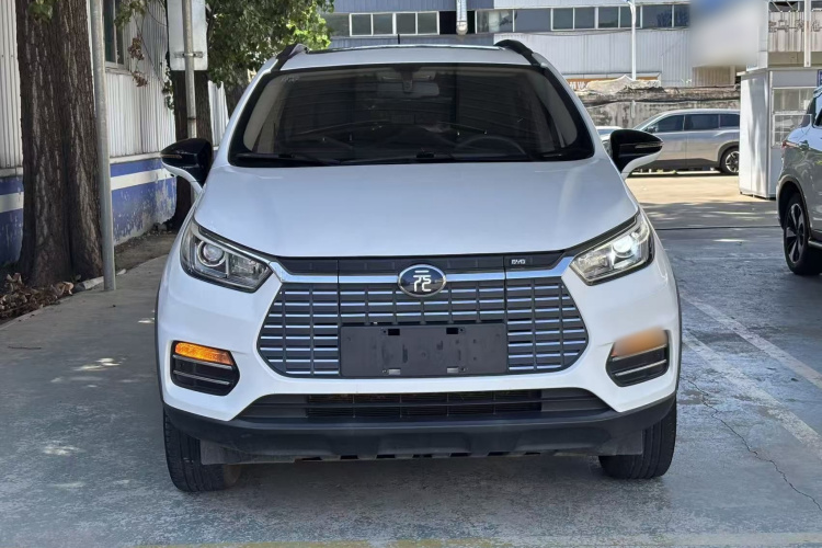 BYD Yuan New Energy 2019 car image #3