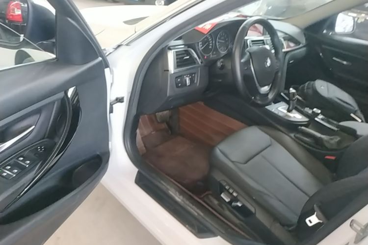 BMW 3 Series 2016 car image #12