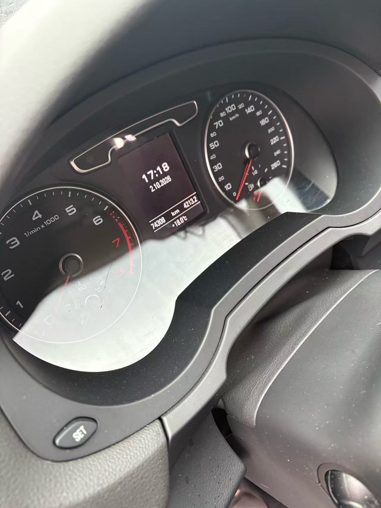 Audi Q3 2015 car image #5