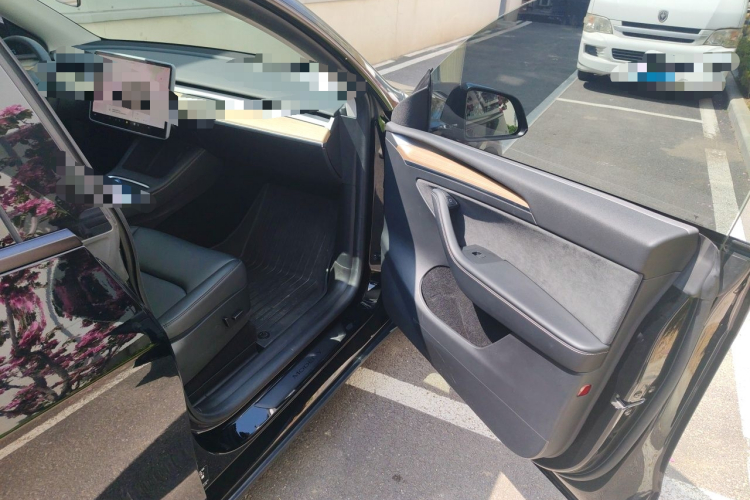 Tesla Model Y 2023 #23 Tesla Model Y 2023 car image #23