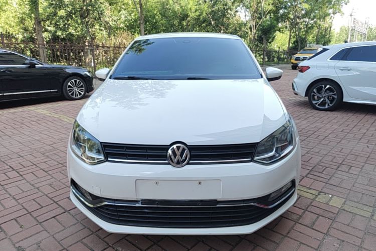 Volkswagen Polo 2016 car image #3