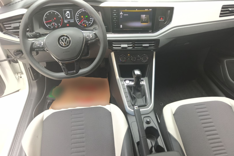 Volkswagen Polo 2021 car image #10