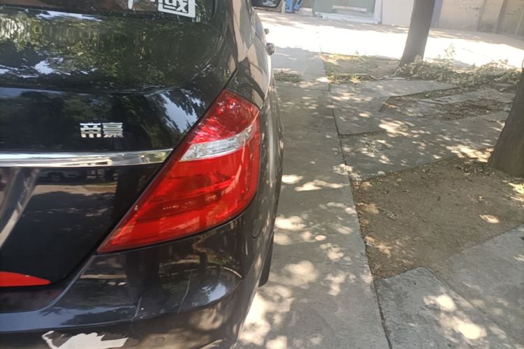 GEELY Emgrand 2017 car image #8
