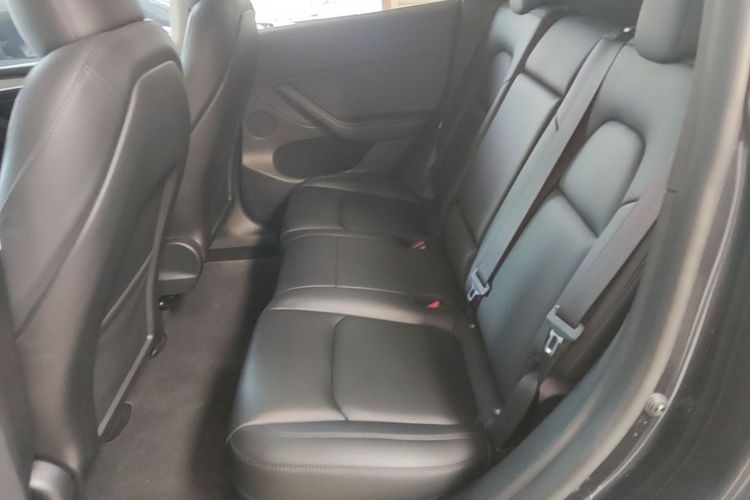 Tesla Model Y 2025 #17 Tesla Model Y 2025 car image #17