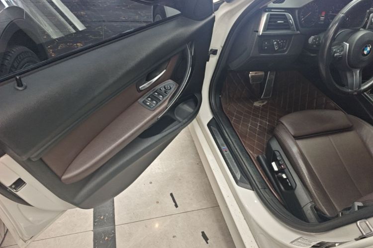 BMW 3 Series 2018 #16 BMW 3 Series 2018 car image #16