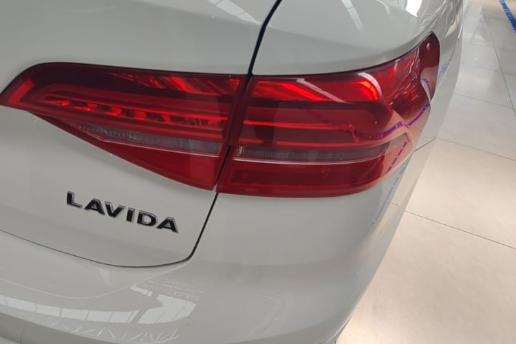 Volkswagen Lavida 2018 car image #8