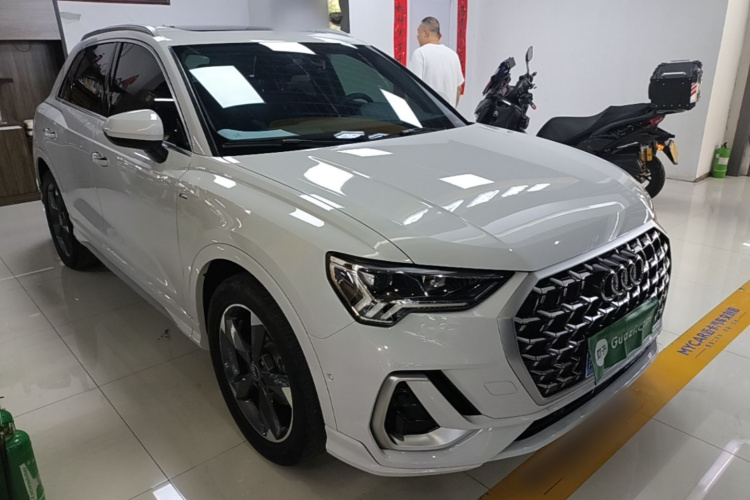 Audi Q3 2024 car image #4