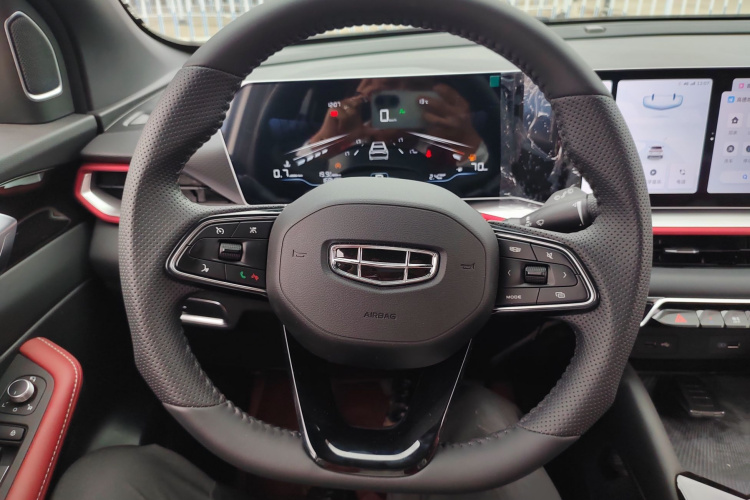 GEELY Coolray 2023 صورة سيارة #9
