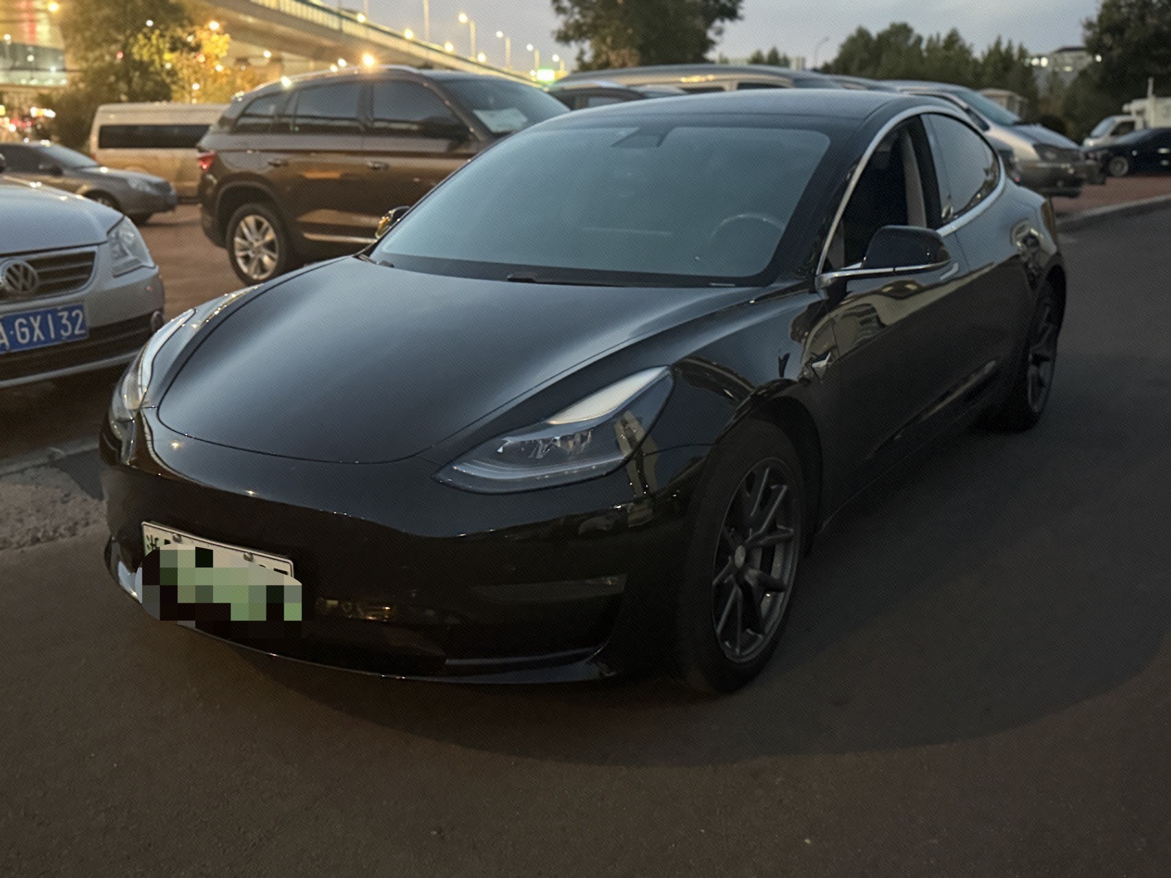 Tesla Model 3 2020 car image 