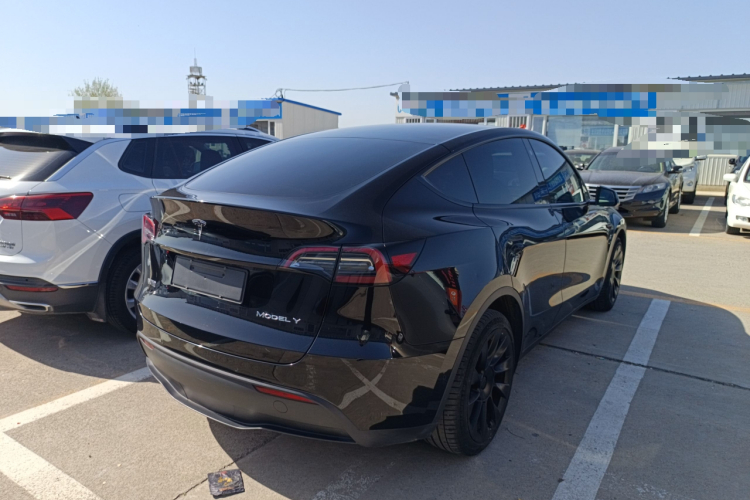 Tesla Model Y 2022 car image #7